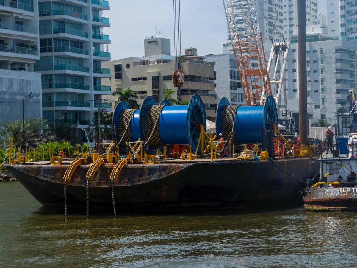 Afinia repotencia línea de transmisión submarina en la Bahía de Cartagena