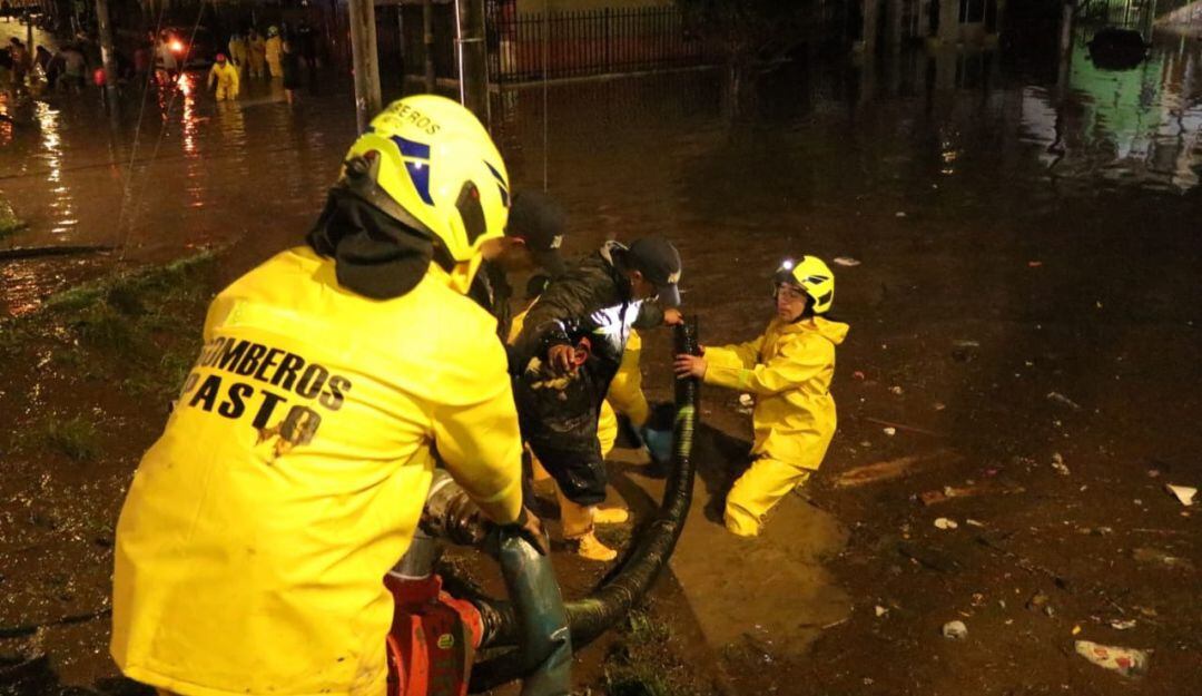 Durante varias horas se adelantaron labores para el drenaje de las zonas afectadas