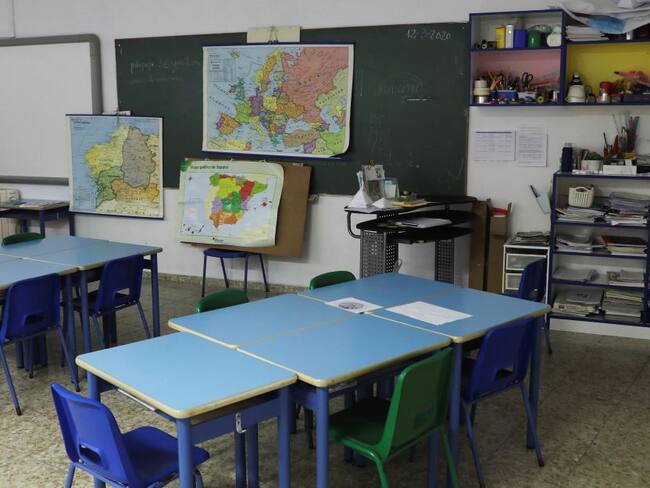 España aprueba año escolar a estudiantes de primaria y secundaria