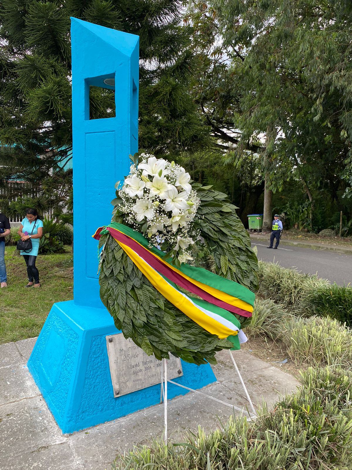 Ofrenda Floral en barrio La Brasilia de Armenia-Cortesía Luis Carlos Rodríguez