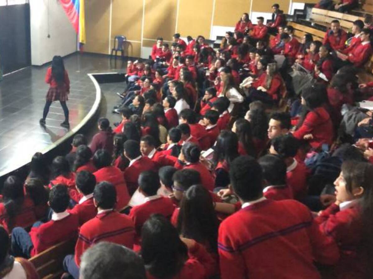 Estudiantes rajan proyecto para construir Transmilenio en la Séptima