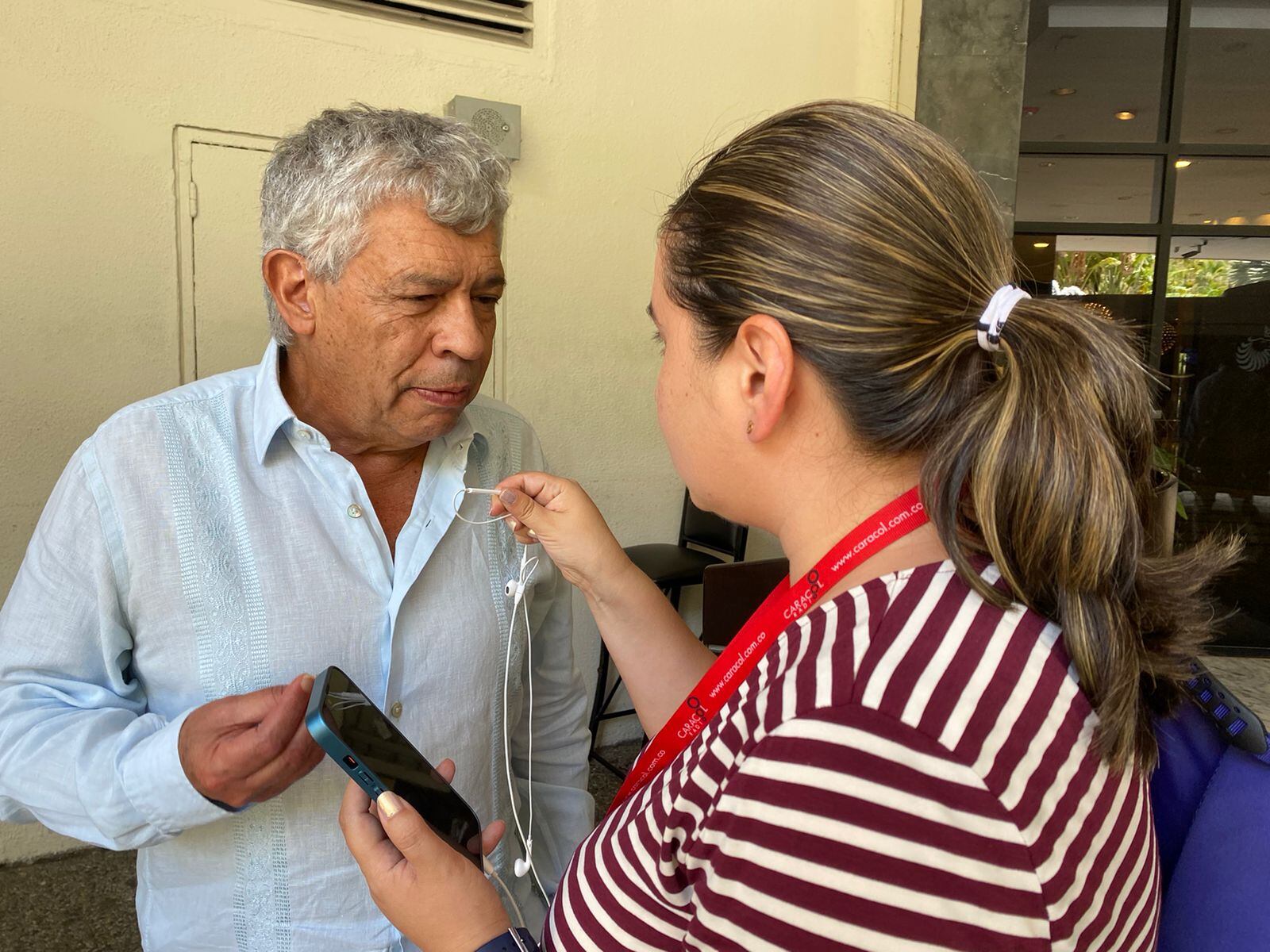 El Director del Departamento Nacional de Planeación, Jorge Iván González, en reunión en Venezuela con las delegacionnes de gobierno y el ELN.