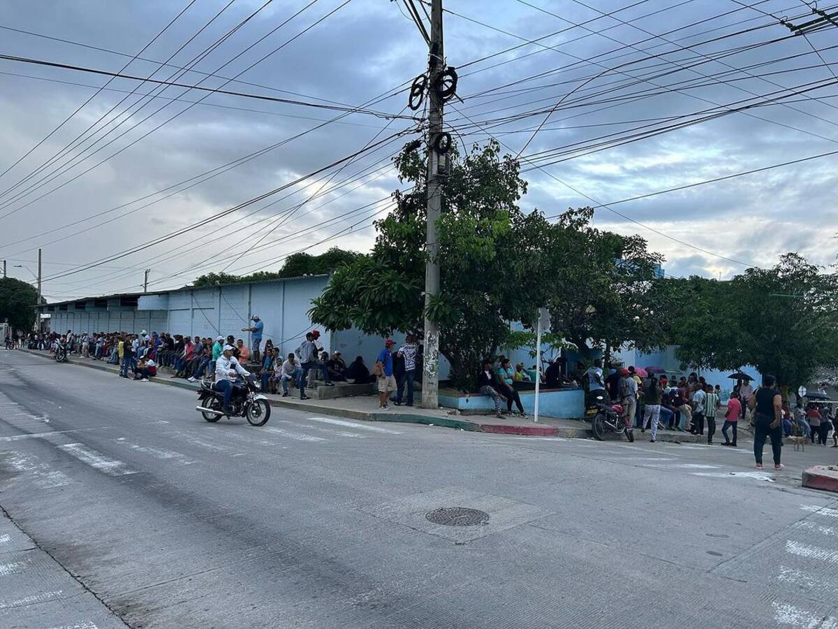 En Barranquilla madrugaron a votar: hubo largas filas desde las 3 de la mañana
