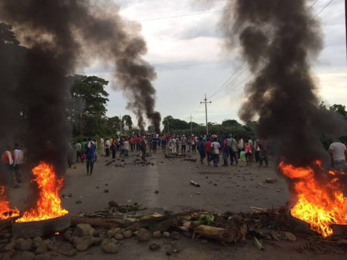 Indígenas bloquean vía a Urabá