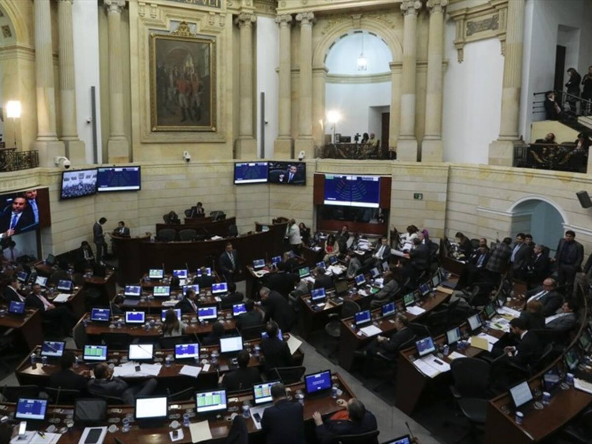Congreso reacciona a anuncio de proceso de paz con el Eln