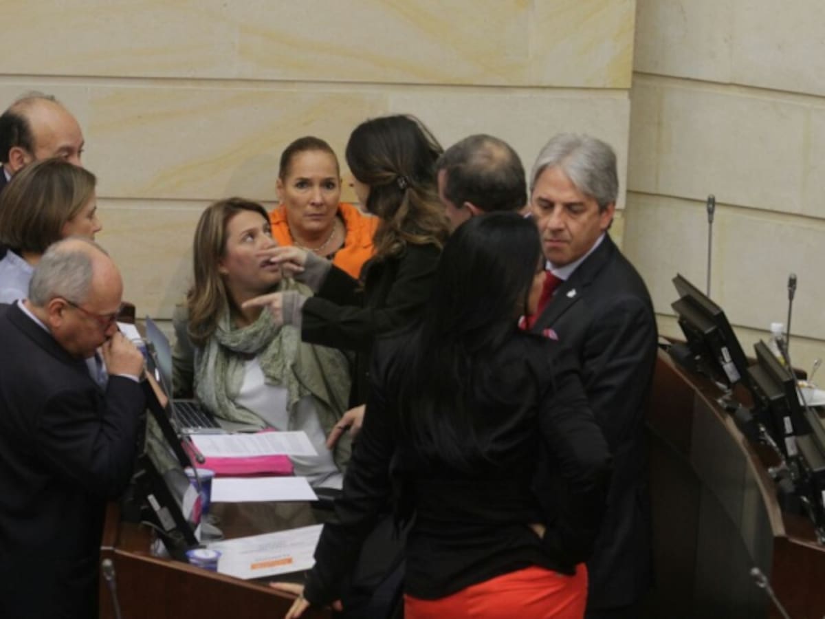 Uribismo anuncia que participará en debates de refrendación de acuerdos