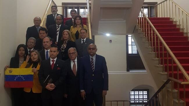 Tribunal Supremo de Justicia en el exilio condena a 18 años de cárcel a Maduro. Foto: La Wcon Julio Sánchez Cristo