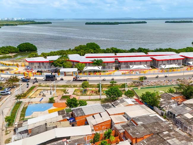Primer colegio público con energía solar de Cartagena va con 95 % de avance en su modernización