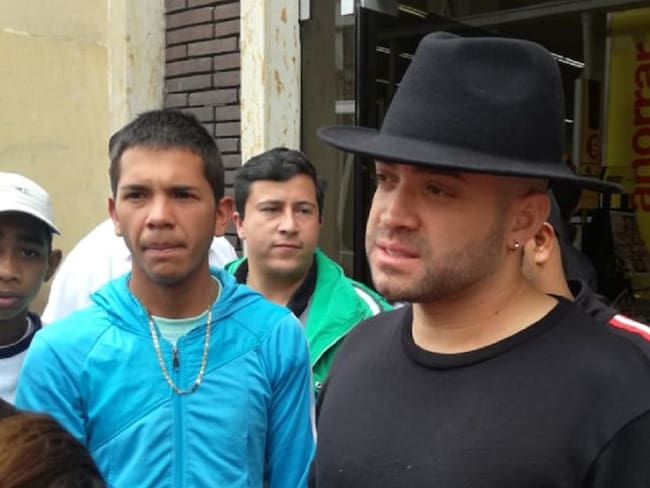 Emotiva visita del cantante Nacho al Refugio de venezolanos en Tunja