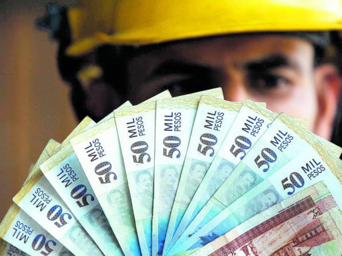 Subir el salario mínimo a $785.000 piden las centrales obreras