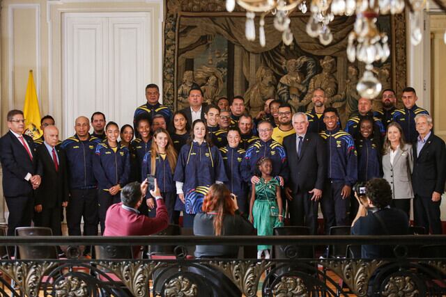 Delegación a los JJ.OO Paris 2024 junto al ministerio del deporte. /  (Colprensa)