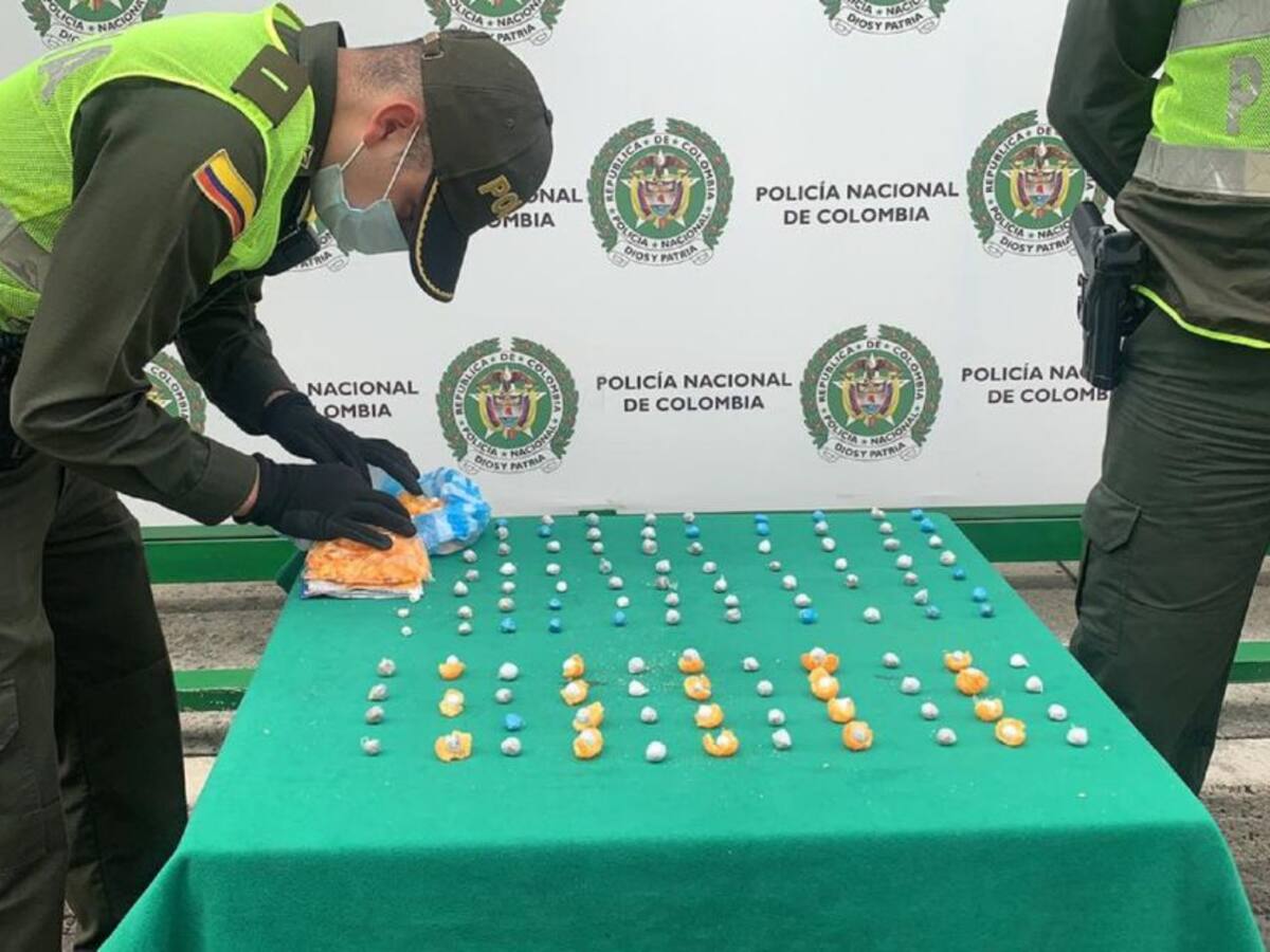 VIDEO: En comida intentan ingresar droga a estación de Policía La Cumbre