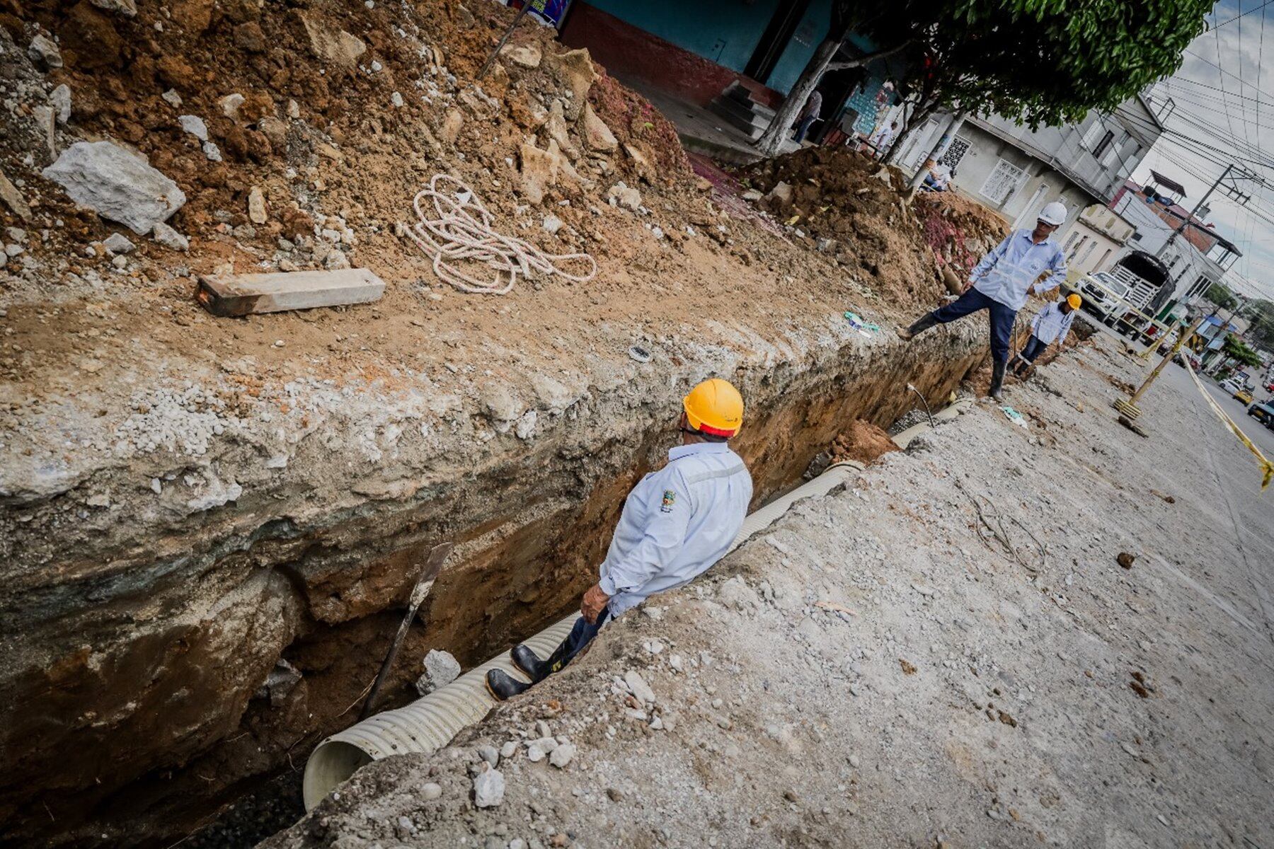 Trabajo de reposición de redes en Ibagué