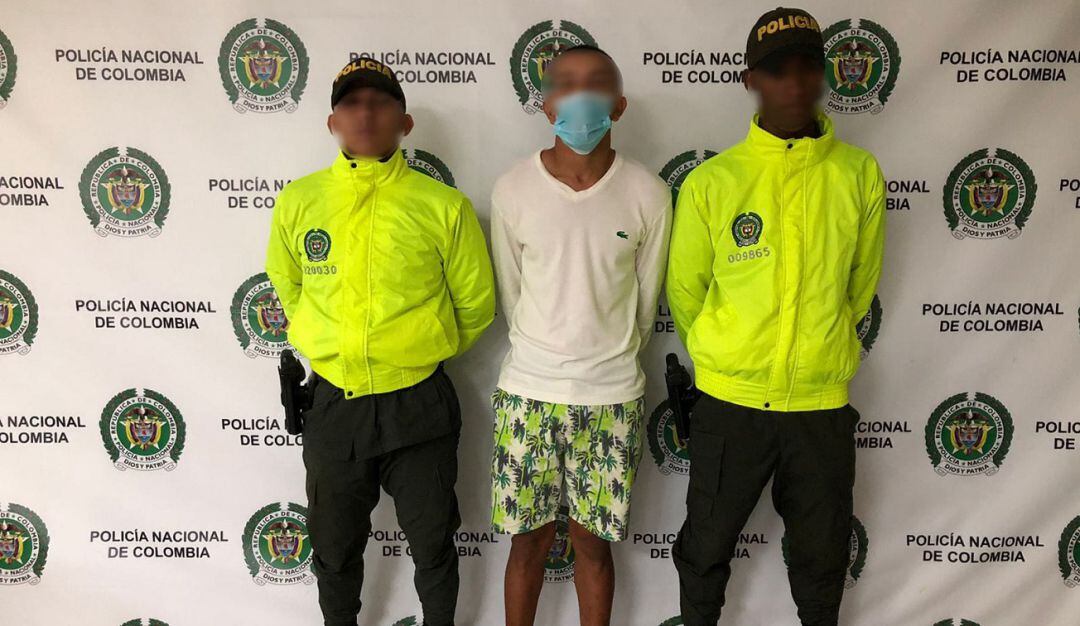 Se trata de alias ‘Ever’ quien fue sorprendido por unidades de la Sijín en una vía pública del barrio Fredonia