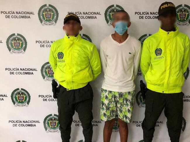 Se trata de alias ‘Ever’ quien fue sorprendido por unidades de la Sijín en una vía pública del barrio Fredonia