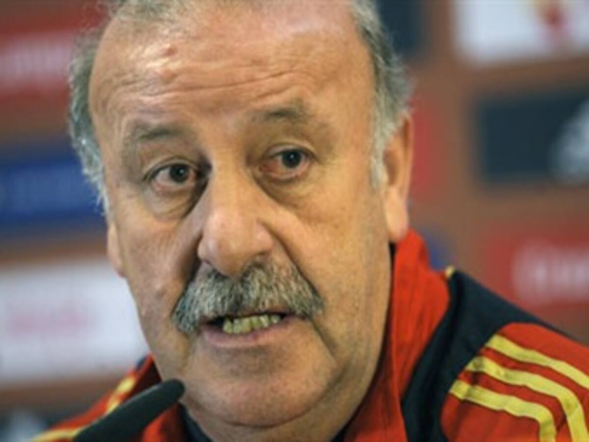 Vicente Del Bosque renovó su contrato con España hasta Mundial 2014
