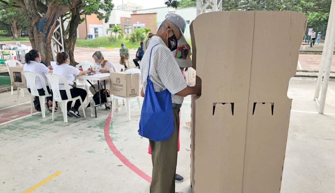 En los 37 municipios de la región se mantienen los esquemas de seguridad en acompañamiento del Ejército y la Policía. 