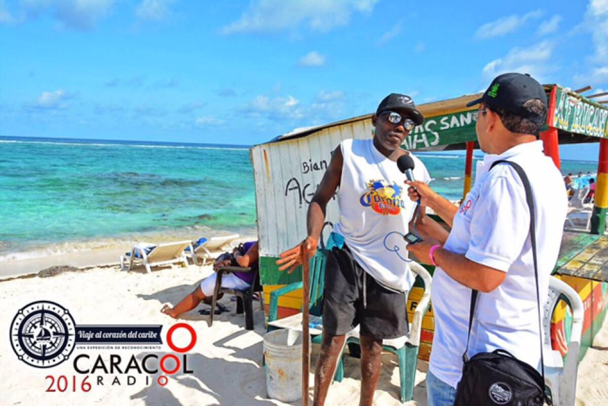 Micrófonos abiertos para los isleños 