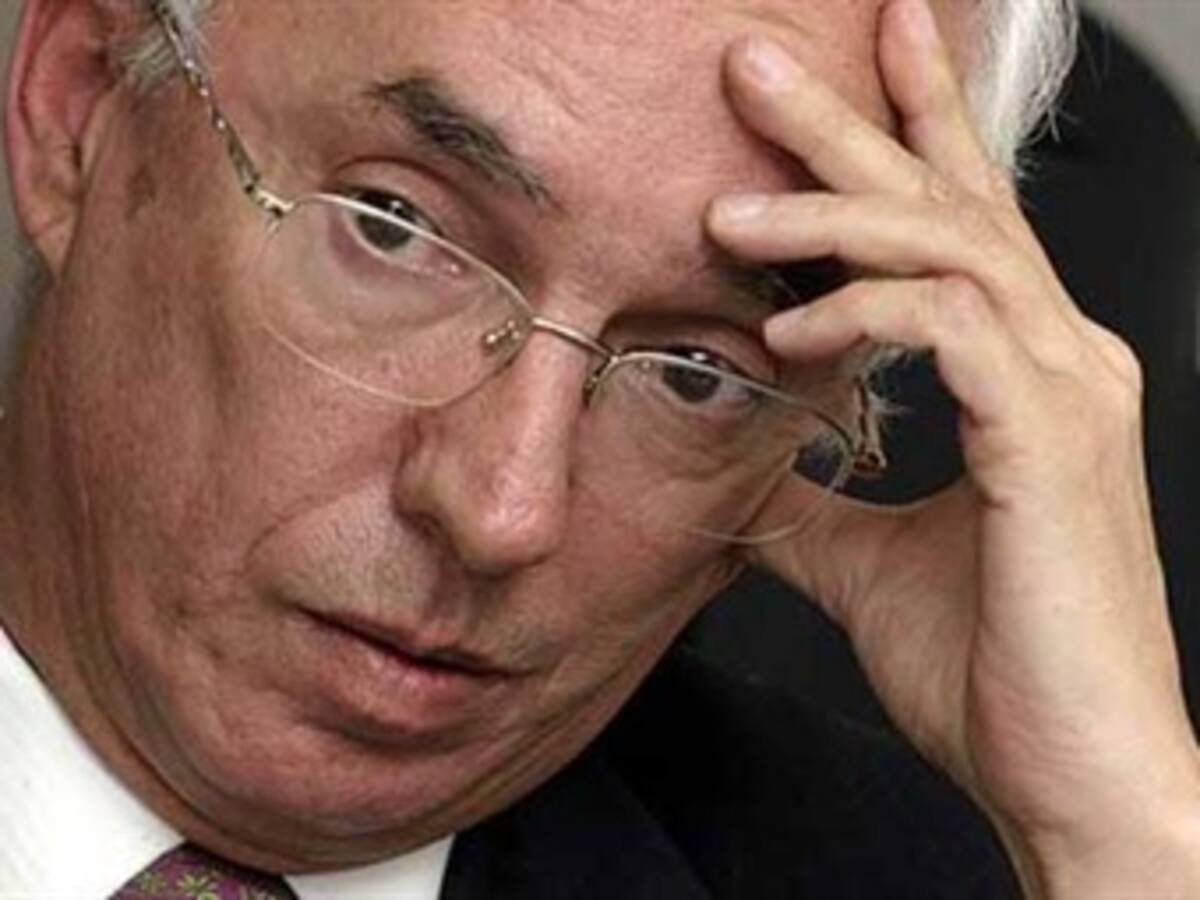 Senador Robledo renunciaría si sus críticas a Reforma Tributaria son falsas