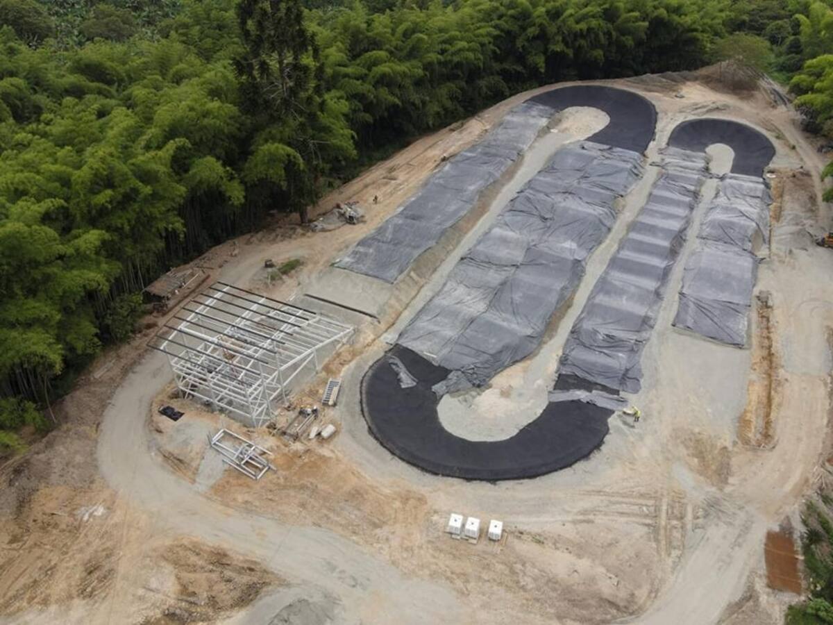 Manos a las obras, avanza intervención en los escenarios para Juegos Nacionales en Armenia