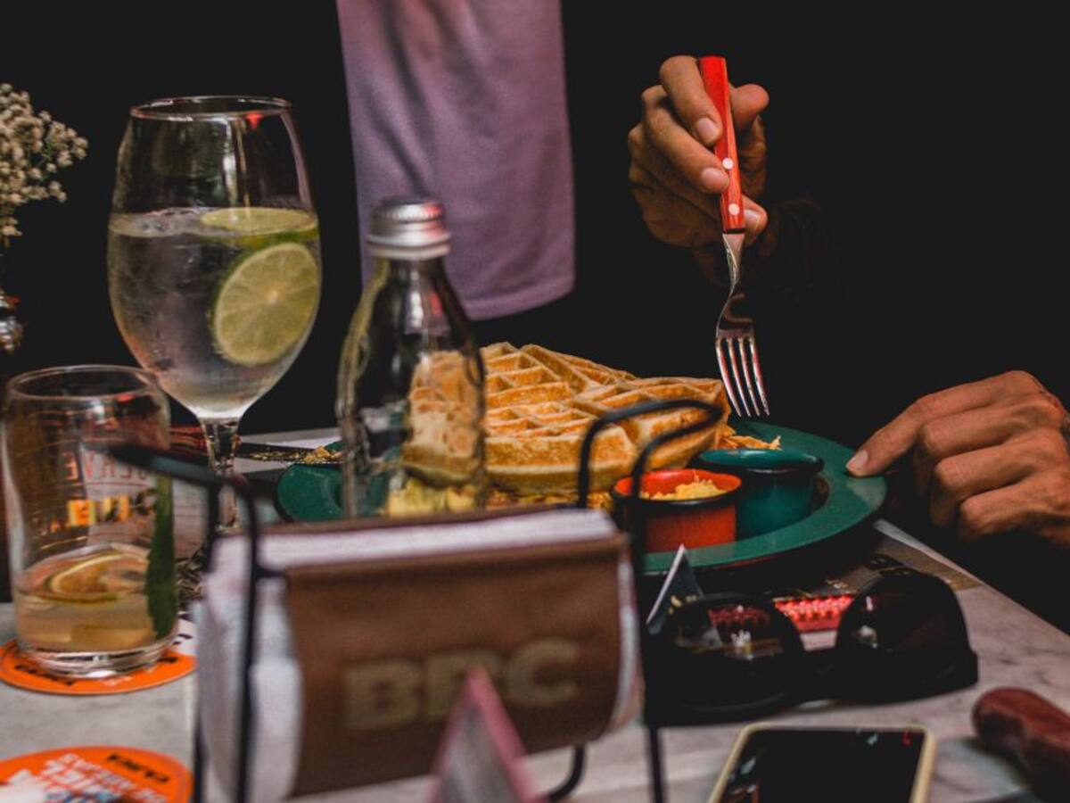 La zona rosa de Medellín comenzó a cerrar sus puertas