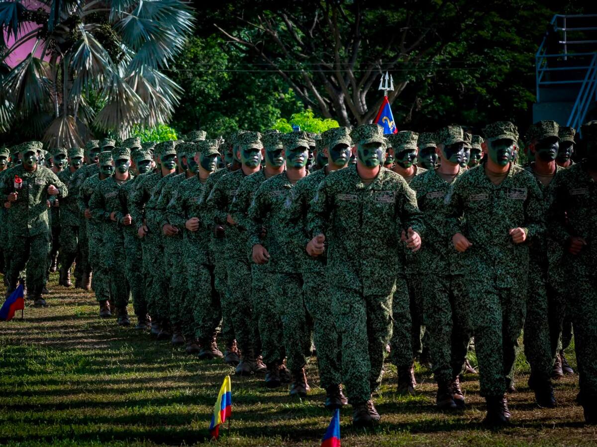 Armada incorpora 326 nuevos infantes de marina graduados en Coveñas para reforzar seguridad del país