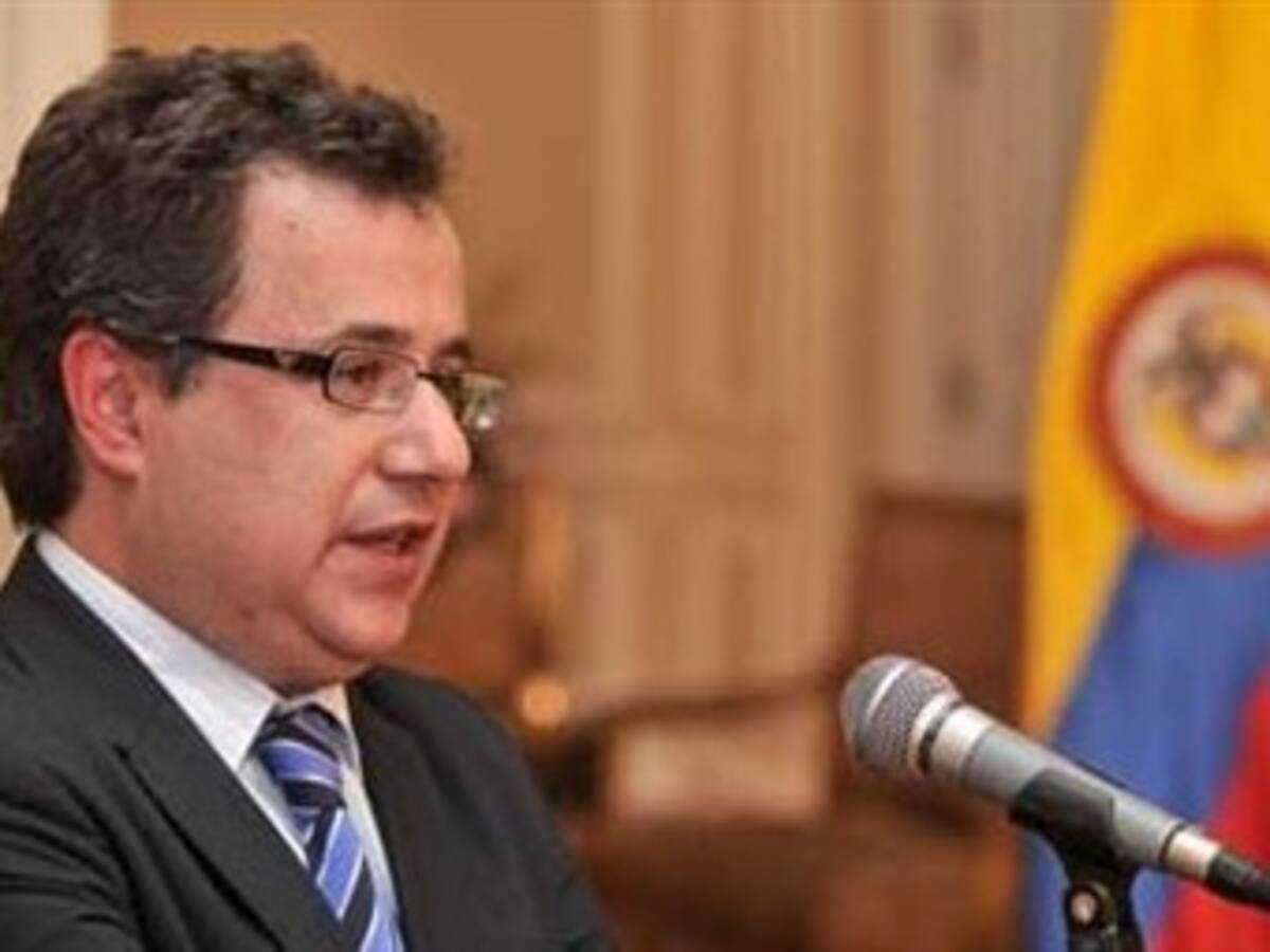 Minprotección anuncia desaparición de más de 40 EPS e intervención permanente de Saludcoop