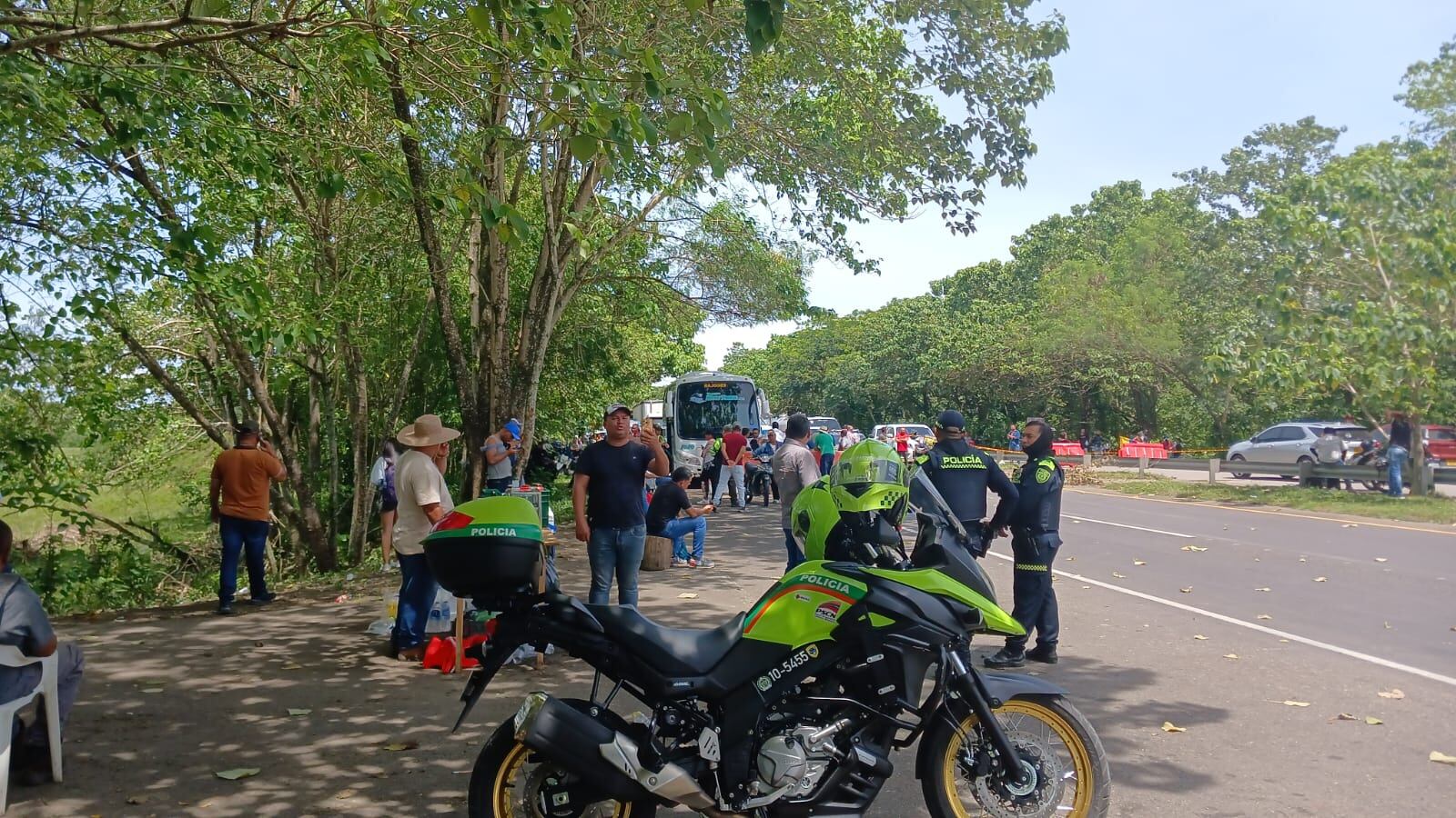 Habitantes de Puerto Serviez en Puerto Boyacá bloquean la vía Panamericana 