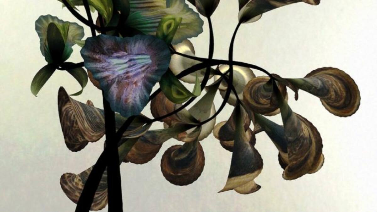 El artista es empleado de una empresa de publicidad y trabaja en los arreglos florales en su tiempo libre. Afirma que, si se dedicara por completo a sus creaciones, necesitaría dos o tres semanas para completar cada obra.