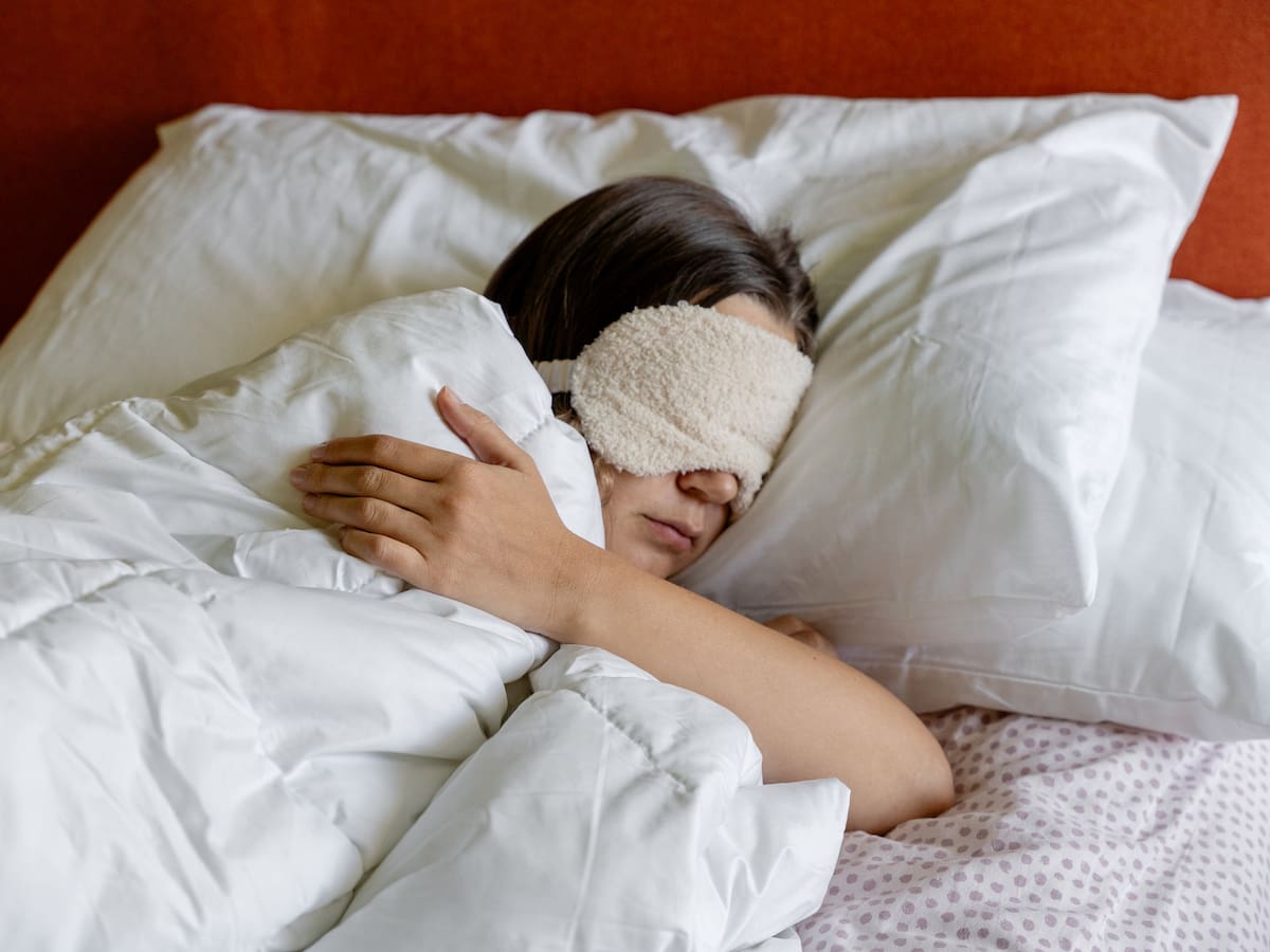 ¿Problemas para quedarse dormido?: Estos son 6 consejos para que pueda conciliar el sueño, según IA