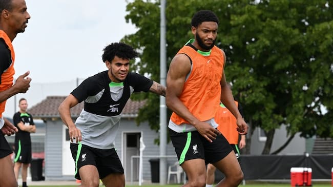 Luis Díaz y Joe Gómez | Foto: Nick Taylor/Liverpool FC/Liverpool FC via Getty Images