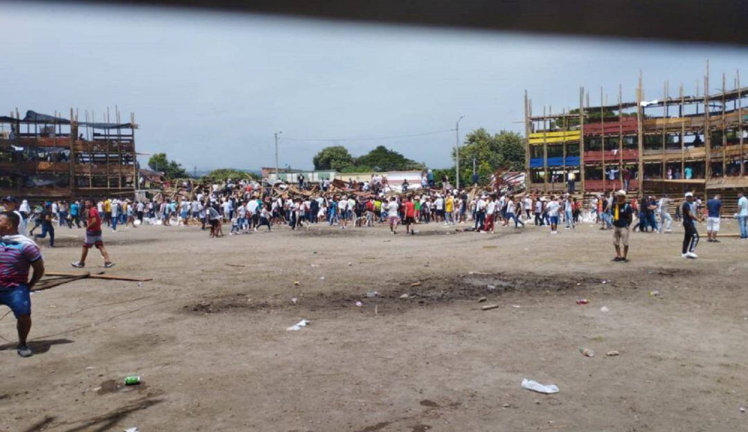 Caída plaza de Toros Espinal, Tolima