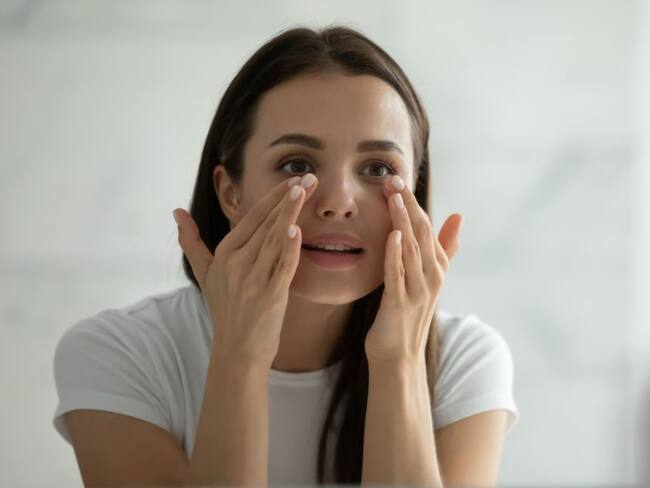 Las razones por las que el párpado del ojo tiembla involuntariamente