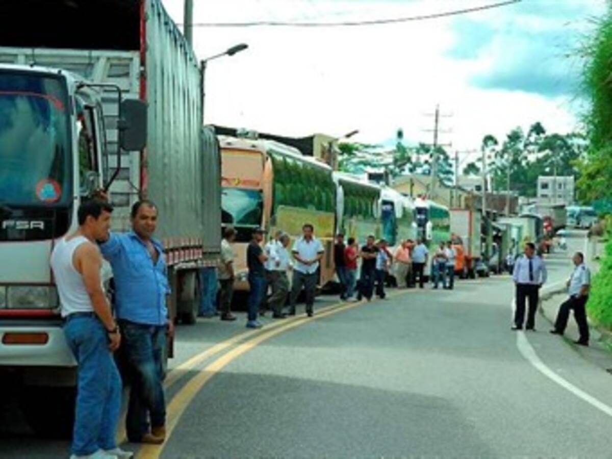 Nuevamente se encuentra con cierre total vía a la Línea