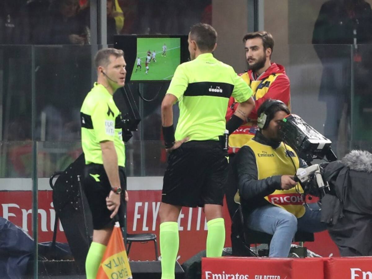 Clubes de la Premier acuerdan el uso del VAR para la próxima temporada