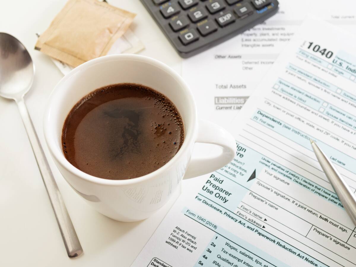 ¿Por qué algunos medicamentos no se deben tomar con café o bebidas con cafeína?