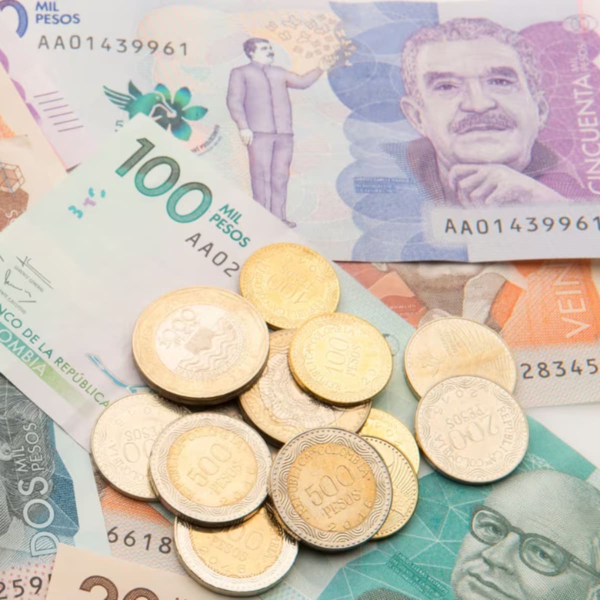 Gobierno bajaría deuda en $100 billones, ¿pero se endeuda más caro? Responde Cuéllar, de MinHacienda
