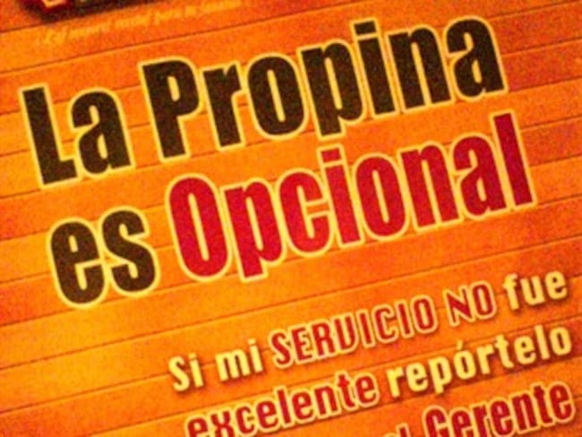 Prohibirían las propinas 'facturadas' en establecimientos comerciales