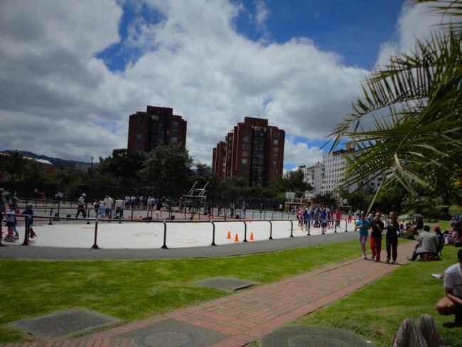 Inseguridad en Bogotá: estudiantes son víctimas de frecuentes atracos por dos mujeres  // Caracol radio