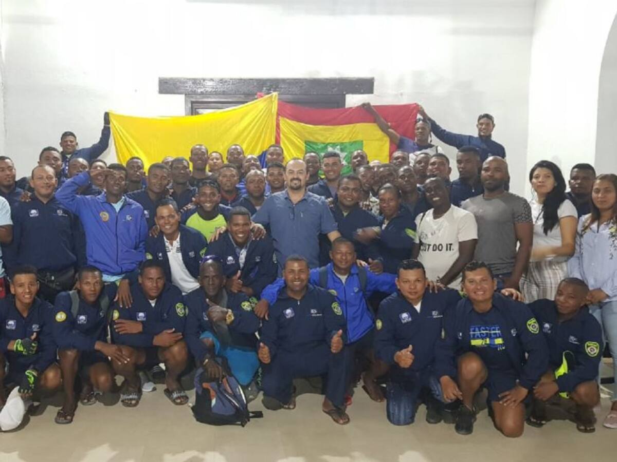 Salvavidas de Cartagena reciben contratación para trabajar con el Distrito