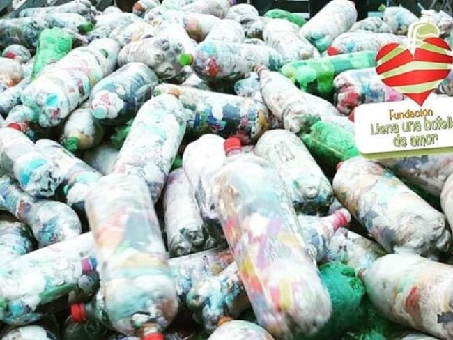 ¿De qué se trata Botellas de amor?