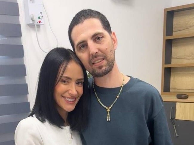 Elkana Bahbot y Rebecca Gonzáles