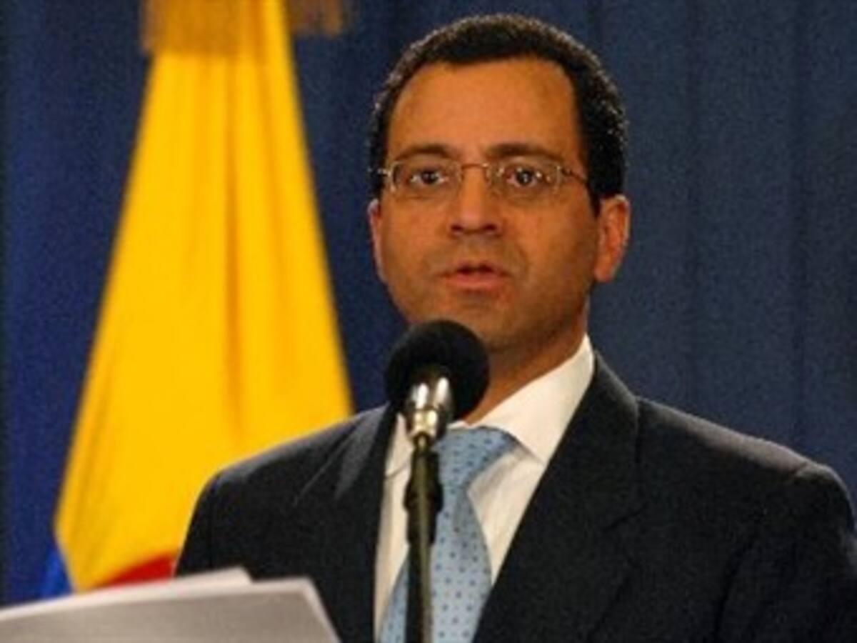Gobierno Uribe recurrirá a instancias internacionales por presencia de FARC en Venezuela