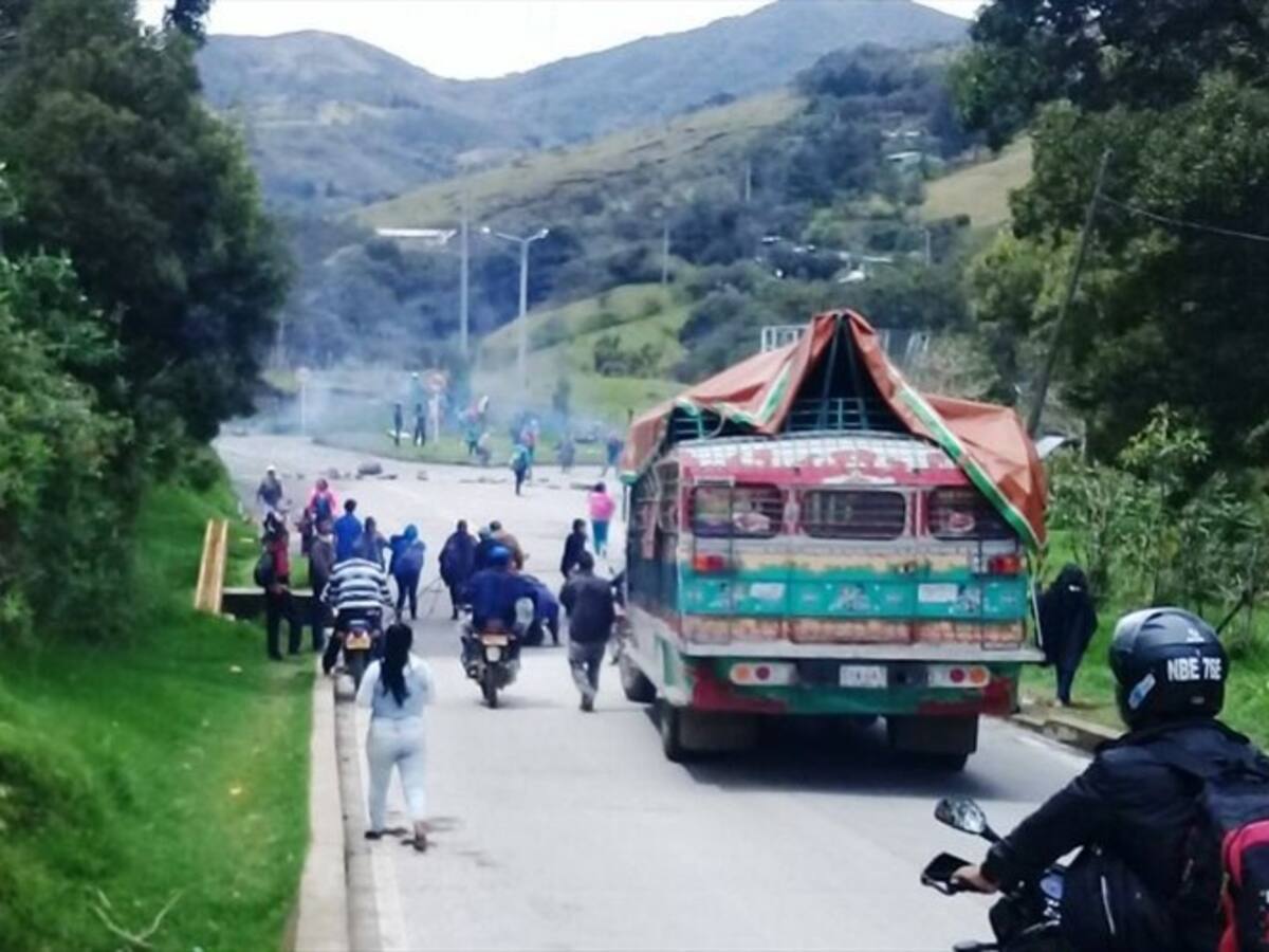 Indígenas bloquearon Transversal del Libertador en Totoró, Cauca