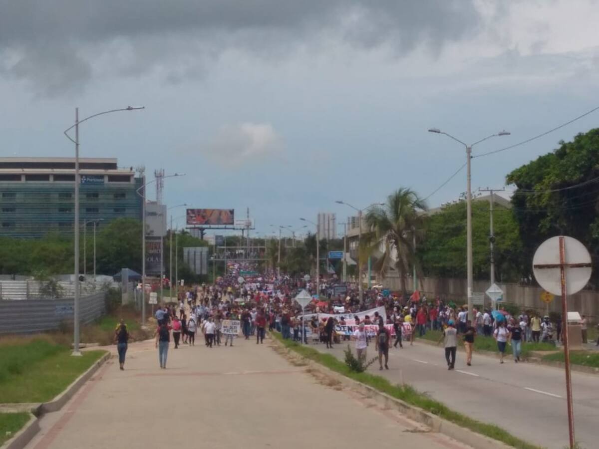 Universitarios de todos los rincones del Caribe se unieron a la marcha