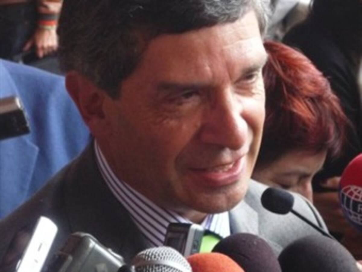 Rafael Pardo rechaza propuesta de Vargas Lleras sobre unión de candidaturas