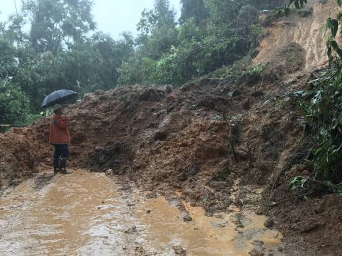 Afectaciones viales y alertas en varios municipios debido a las intensas lluvias