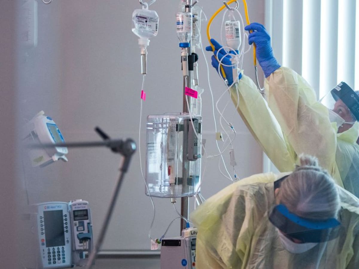 El mundo alcanzó una meseta en cifra de contagios COVID-19: OMS