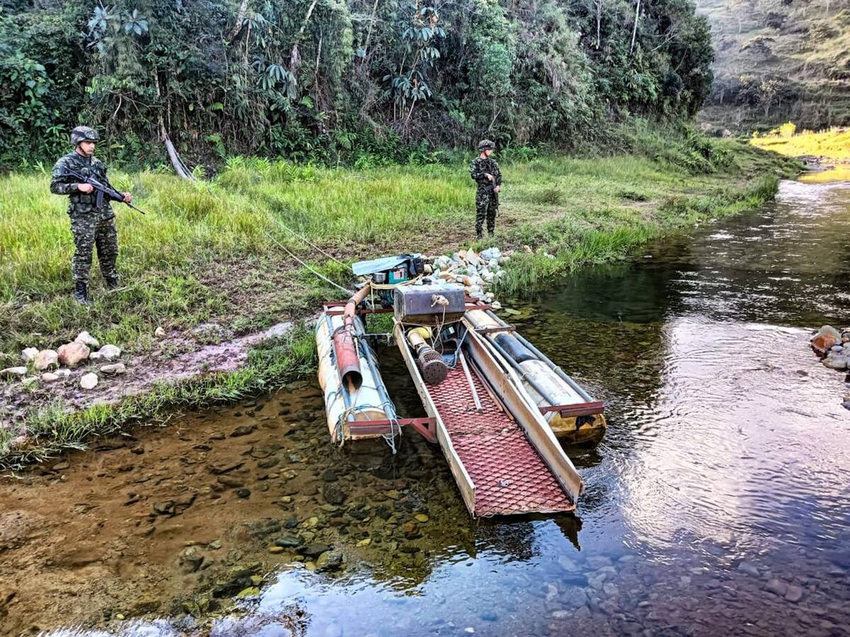 Cinco minas ilegales del Clan del Golfo han sido desmanteladas en menos de un mes en Antioquia