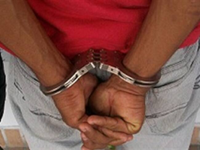 Hombre que quemó con ácido a una mujer y su hija pagará 27 años de cárcel